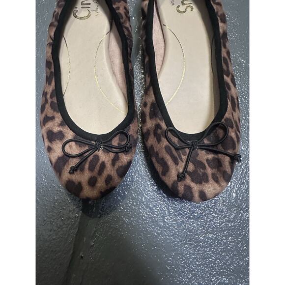 Women's Flat Sam Edelman circus cheetah leopard animal print flexible size 6.5 - Picture 2 of 6